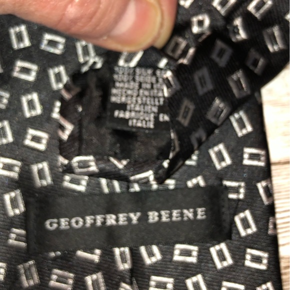 Geoffrey Beene, bundle of four, 100% silk men’s neckties - Picture 6 of 11